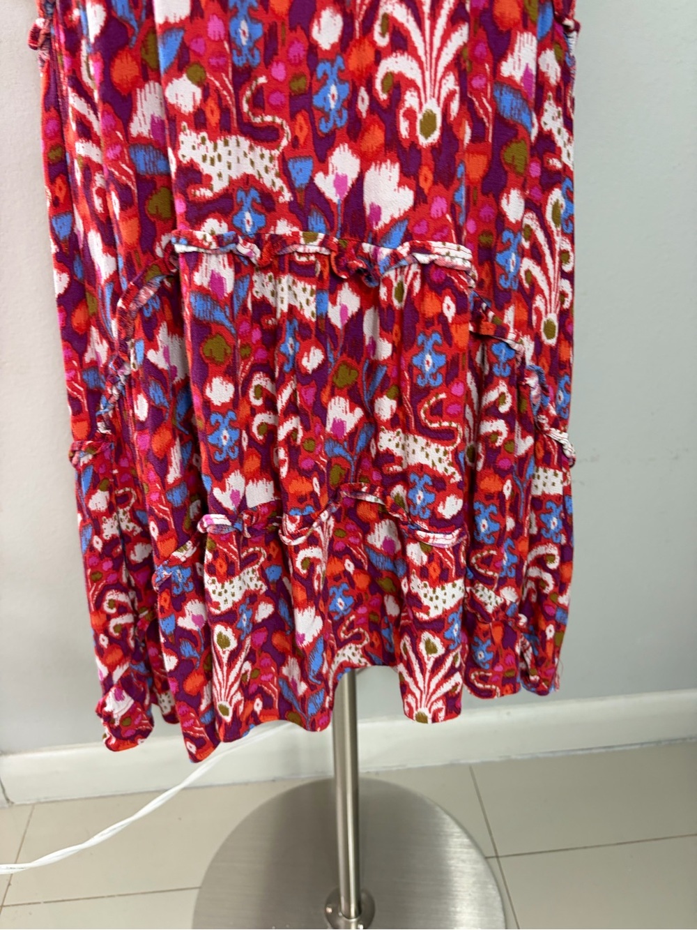 Anthropologie Red Floral V-Neck Tiered Mini Dress size M - Picture 5 of 13